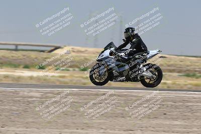media/Aug-03-2025-TrackDaz (Sun) [[bf4a71acf9]]/C Group/1240pm (Wheelie Bump)/